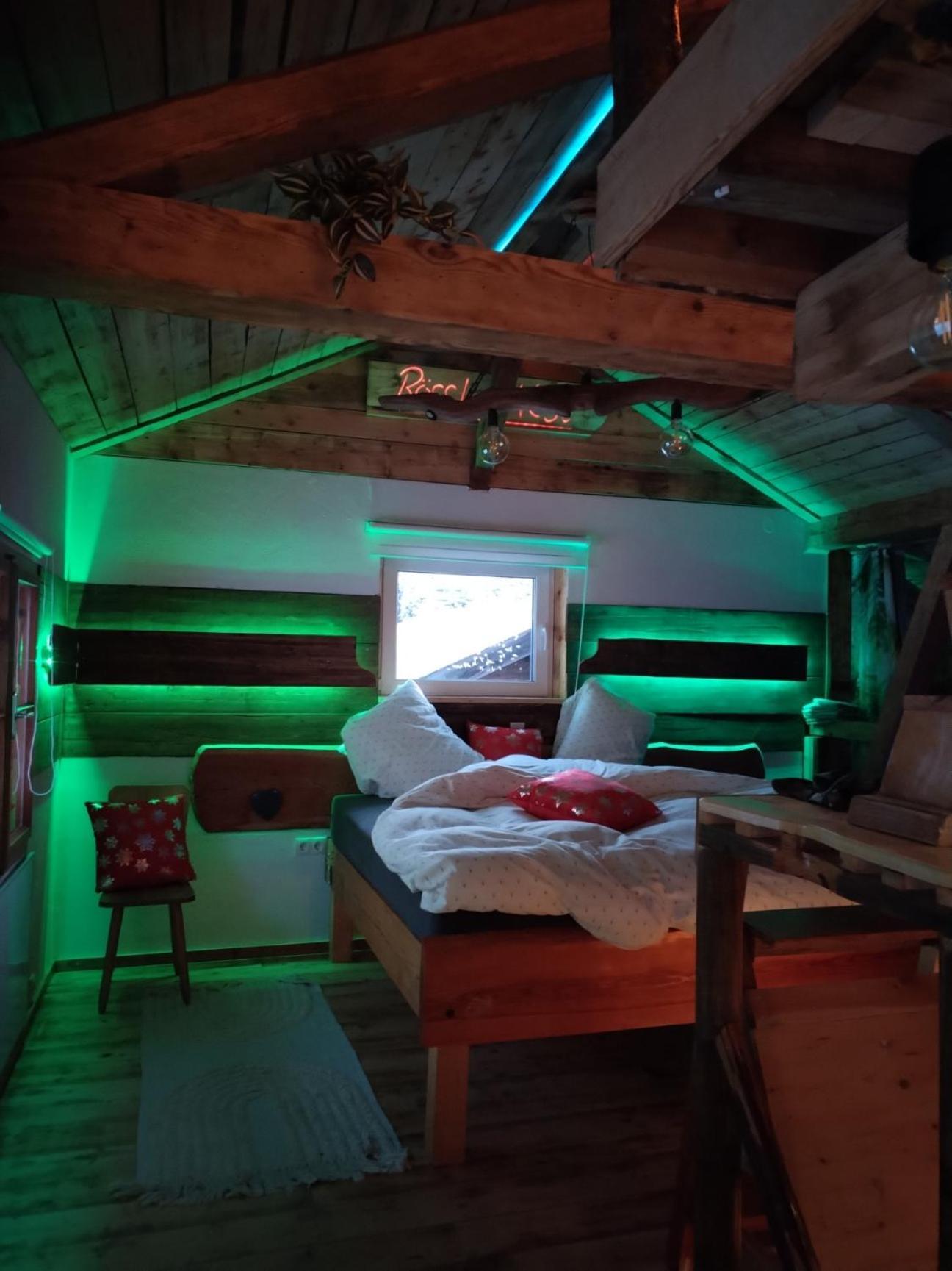 Gasthof 0 Sterne Weisses Rössl In Leutasch/tirol 2*